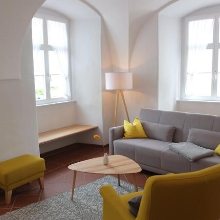60Qm Wohnung Naabtal Im Historischen Pfarrhaus Pielenhofen Bagian luar foto